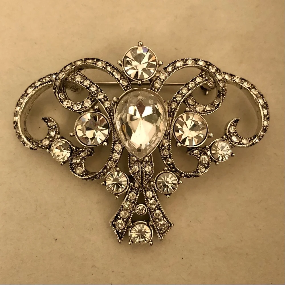 NWOT Authentic Landau Swarovski Crystal Brooch Pin